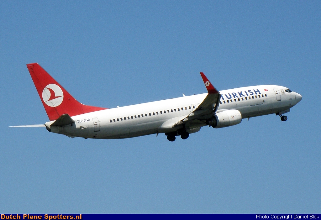 TC-JGB Boeing 737-800 Turkish Airlines by Daniel Blok