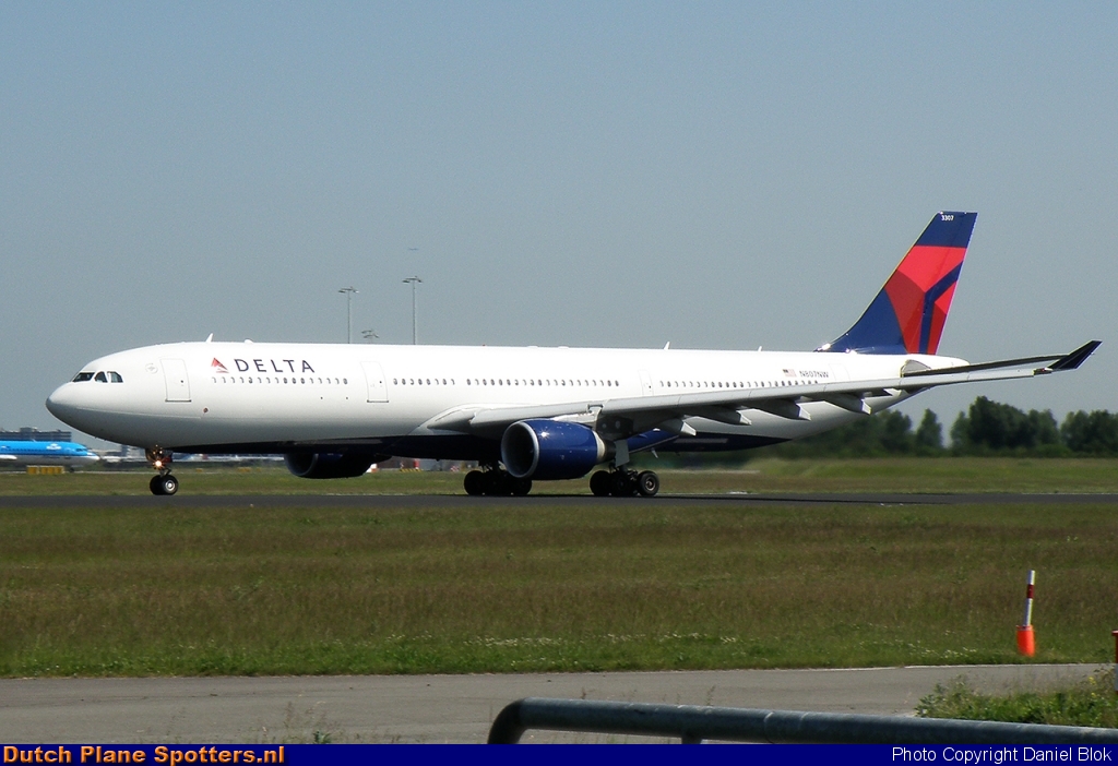 N807NW Airbus A330-300 Delta Airlines by Daniel Blok