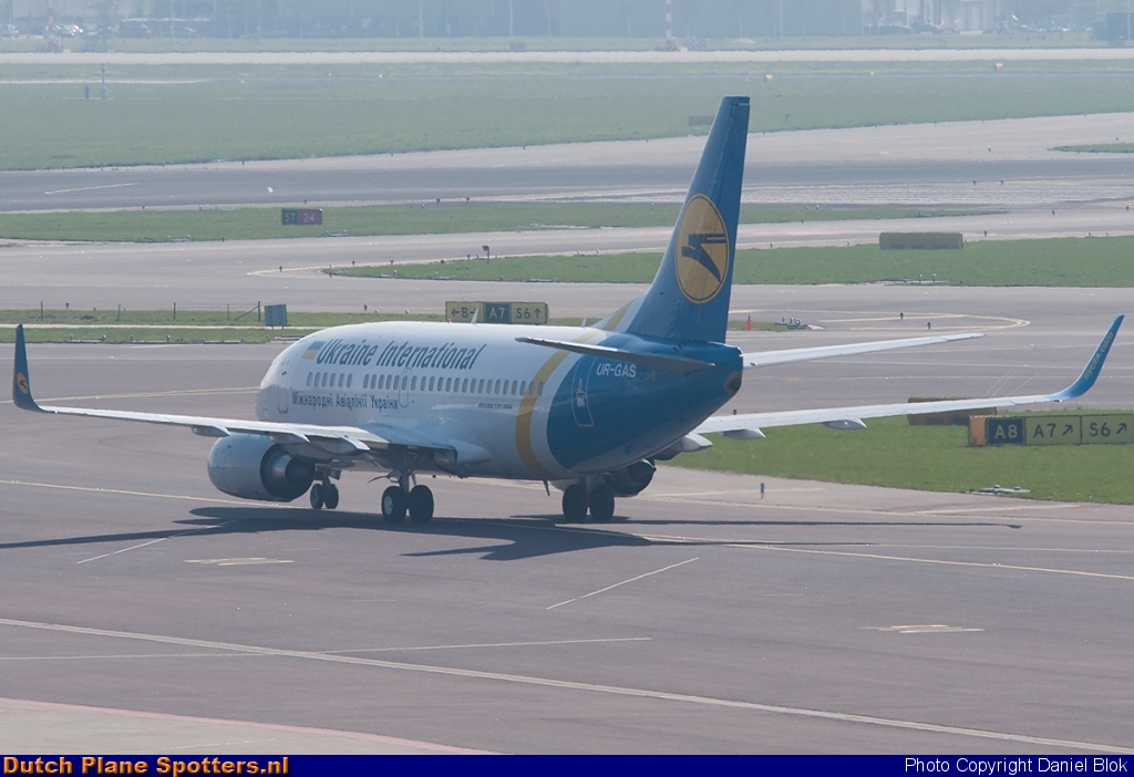 UR-GAS Boeing 737-500 Ukraine International Airlines by Daniel Blok