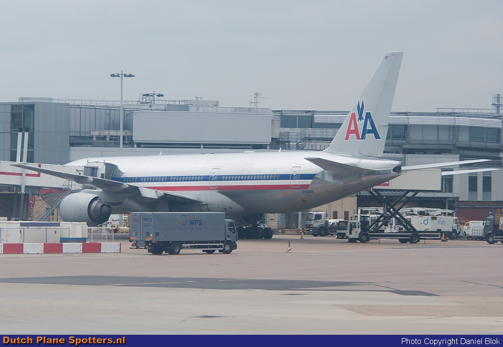 N766AN Boeing 777-200 American Airlines by Daniel Blok