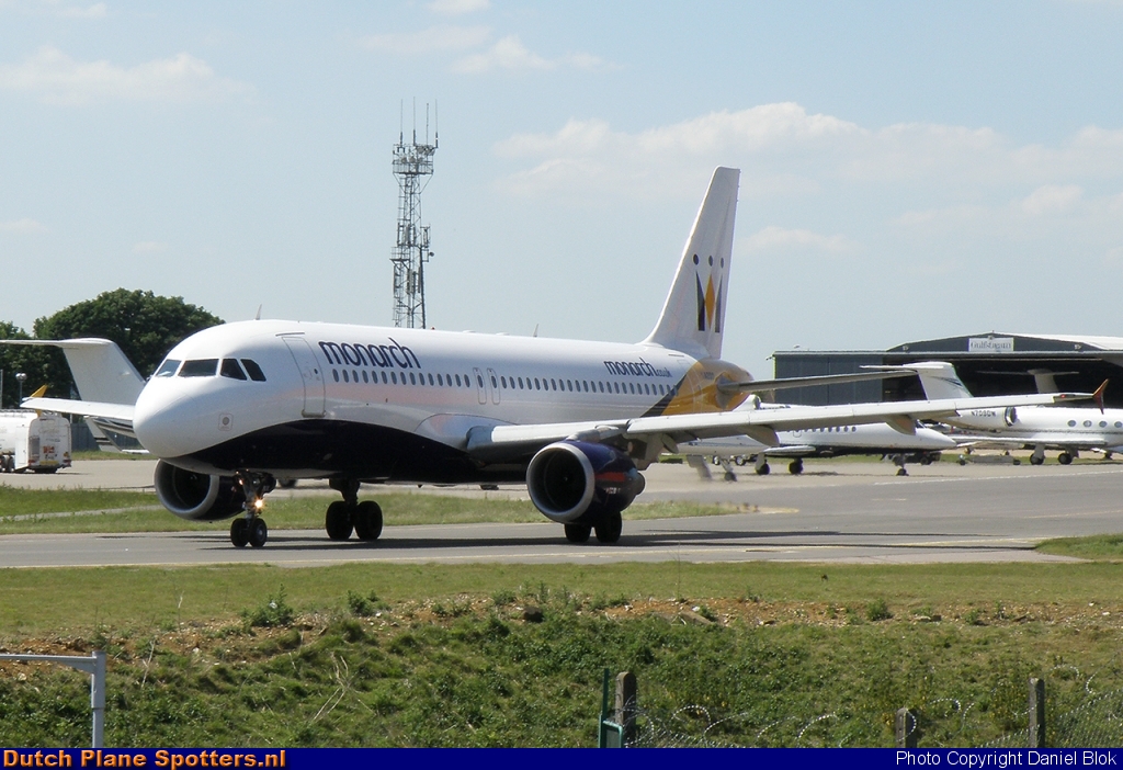 G-MONX Airbus A320 Monarch Airlines by Daniel Blok
