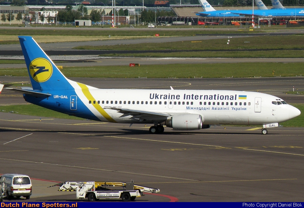 UR-GAL Boeing 737-300 Ukraine International Airlines by Daniel Blok