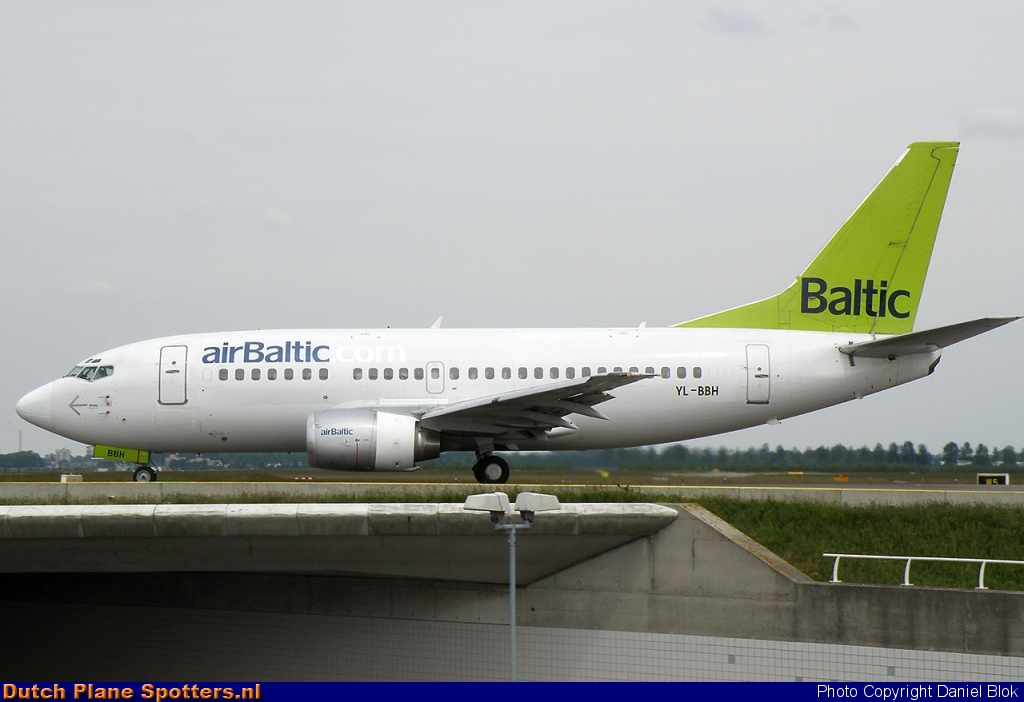 YL-BBH Boeing 737-500 Air Baltic by Daniel Blok