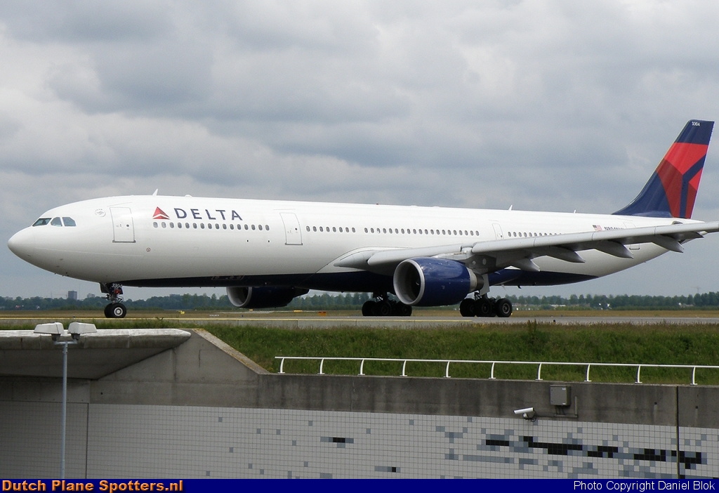 N804NW Airbus A330-300 Delta Airlines by Daniel Blok