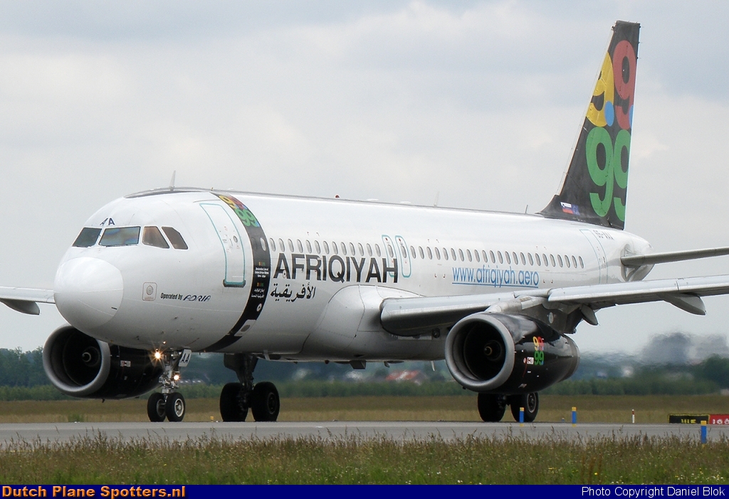 S5-AAA Airbus A320 Adria Airways (Afriqiyah Airways) by Daniel Blok