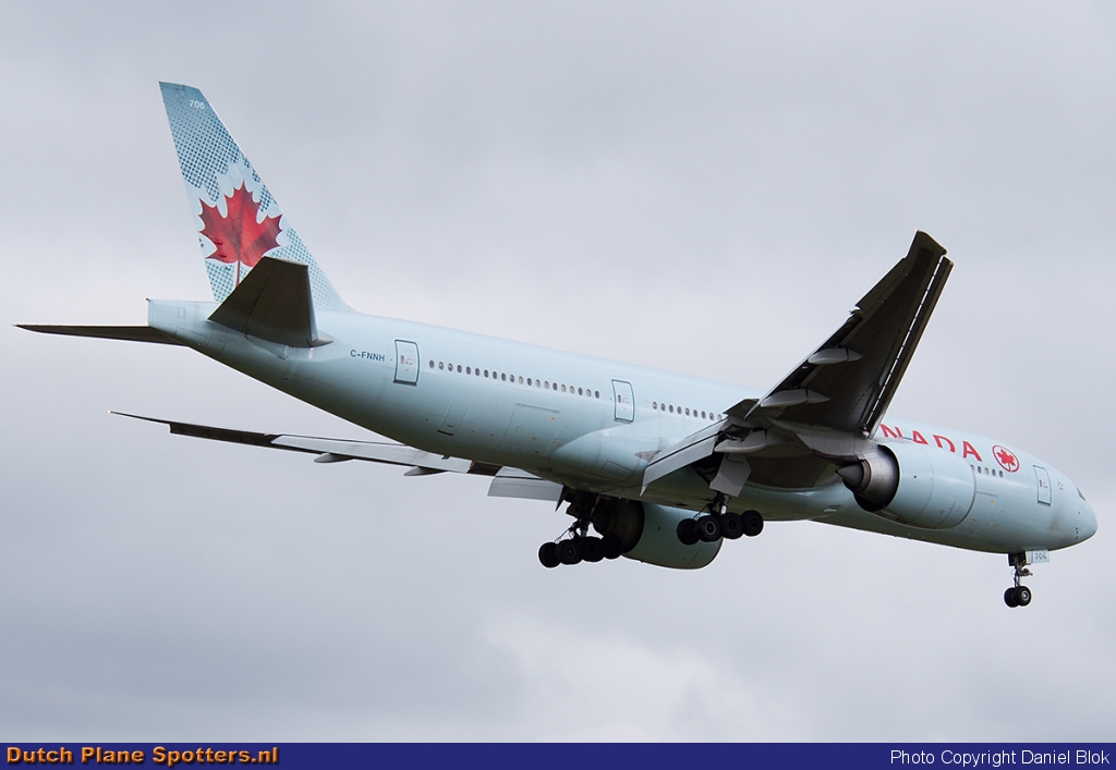 C-FNNH Boeing 777-300 Air Canada by Daniel Blok