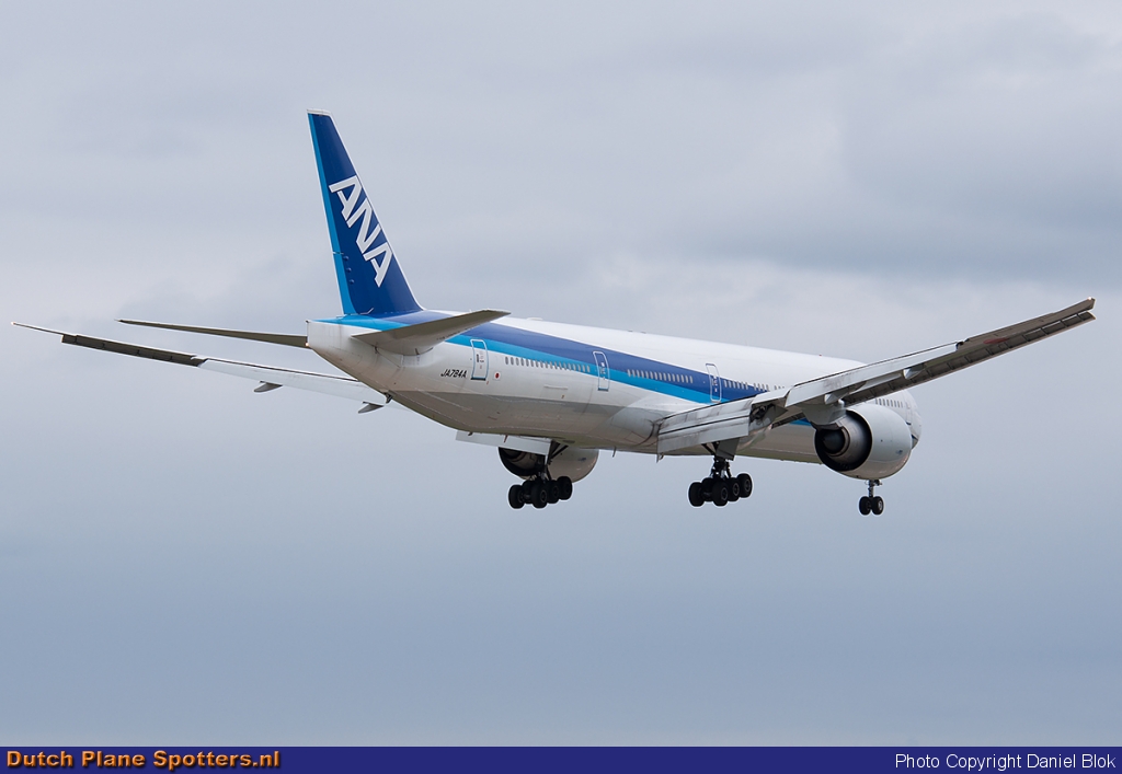 JA784A Boeing 777-300 All Nippon Airlines by Daniel Blok