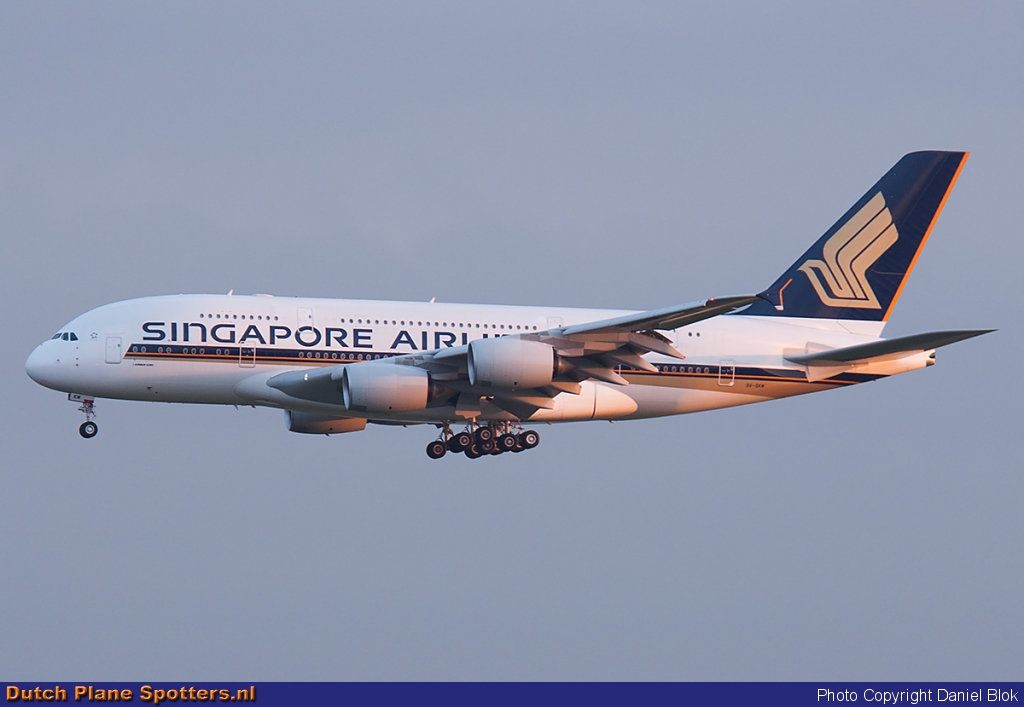 9V-SKM Airbus A380-800 Singapore Airlines by Daniel Blok
