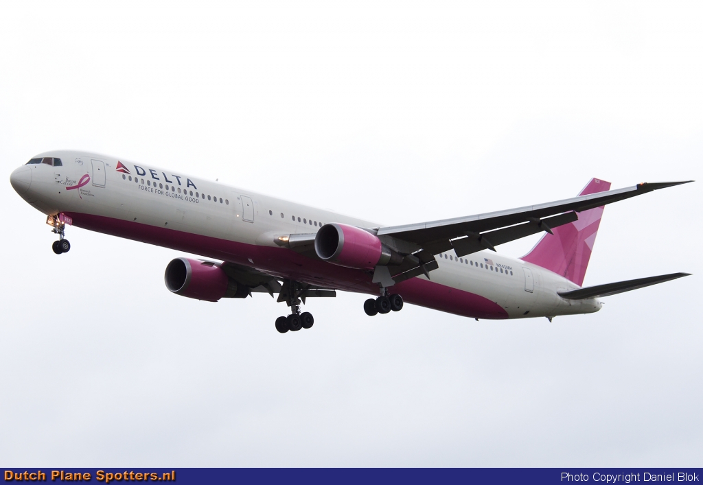 N845MH Boeing 767-400 Delta Airlines by Daniel Blok