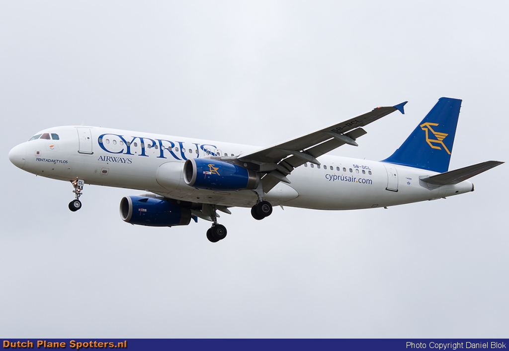 5B-DCL Airbus A320 Cyprus Airways by Daniel Blok
