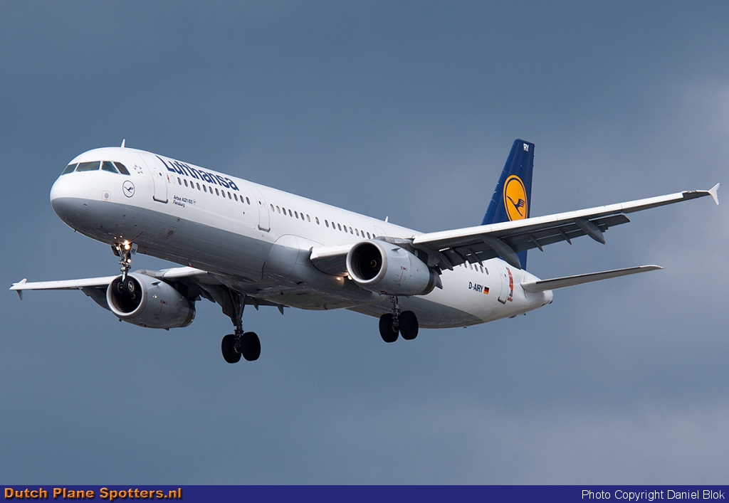 D-AIRY Airbus A321 Lufthansa by Daniel Blok