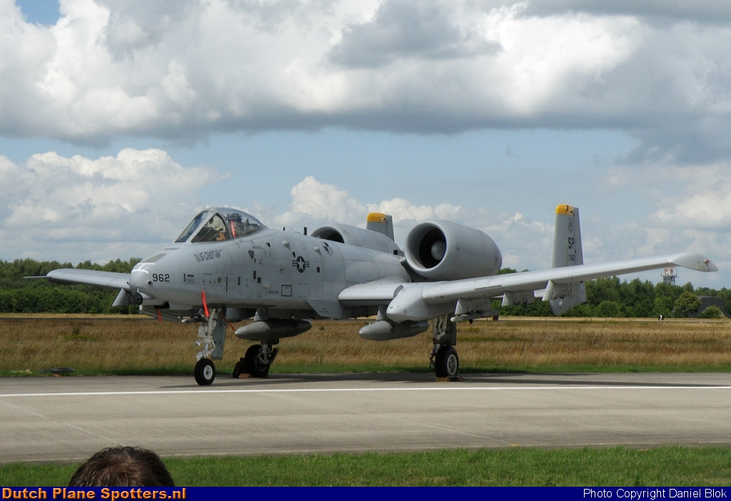 81-0962 Fairchild A-10 Thunderbolt II MIL - US Air Force by Daniel Blok