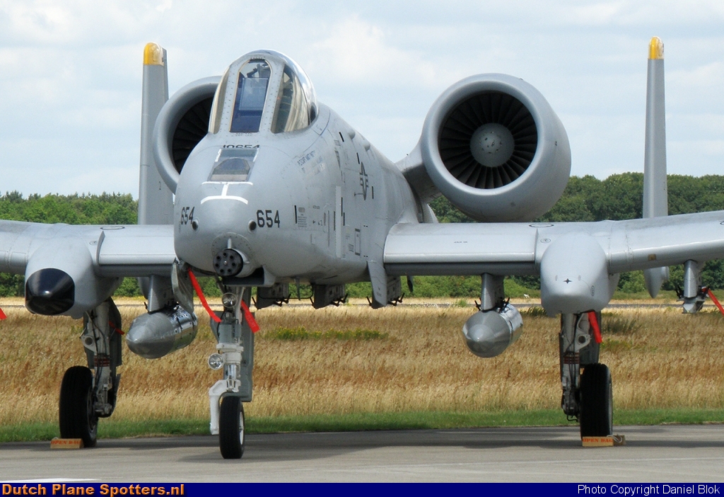 82-0654 Fairchild A-10 Thunderbolt II MIL - US Air Force by Daniel Blok