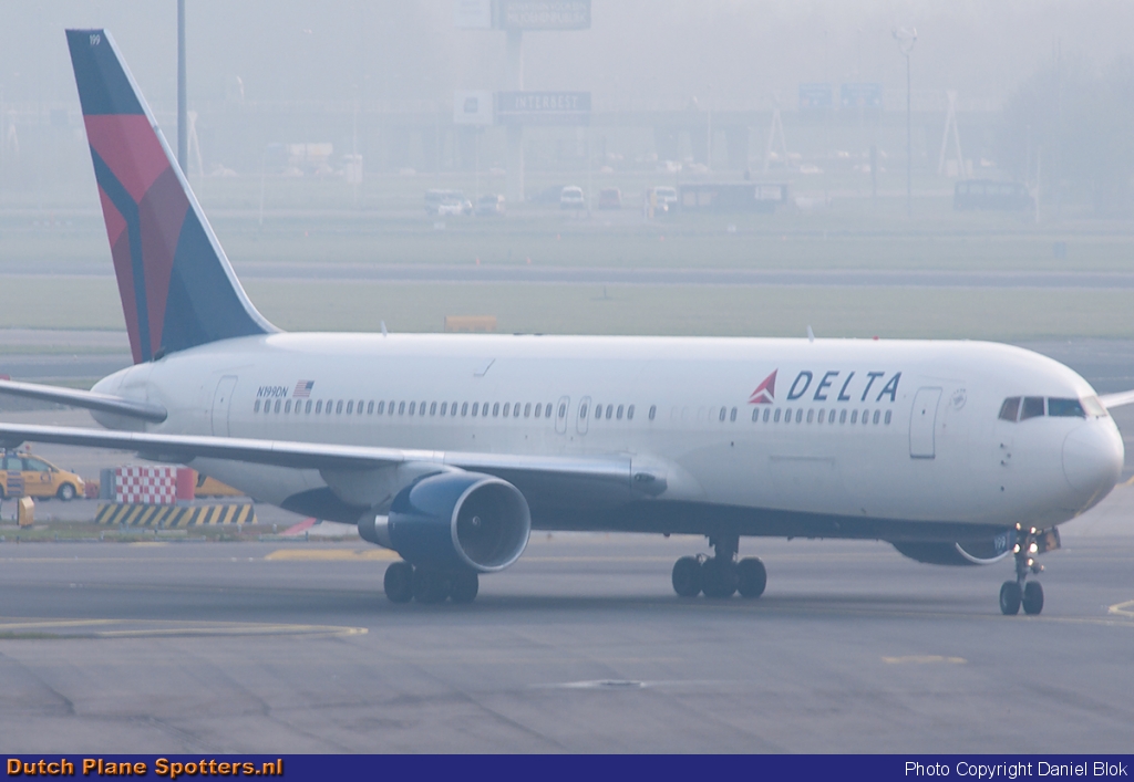 N199DN Boeing 767-300 Delta Airlines by Daniel Blok