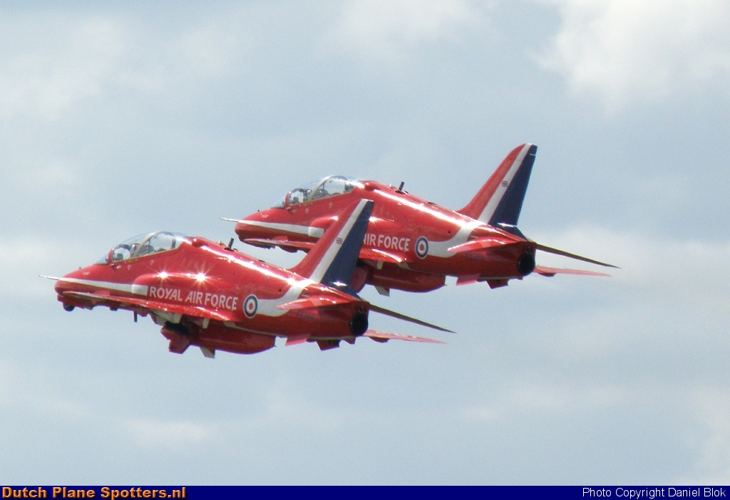 XX253 BAe Hawk T1 MIL - British Royal Air Force (Red Arrows) by Daniel Blok