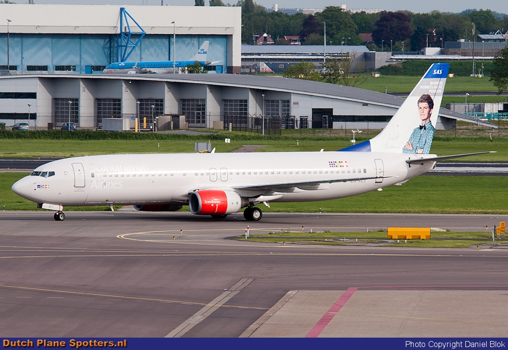 LN-RCT Boeing 737-600 SAS Scandinavian Airlines by Daniel Blok