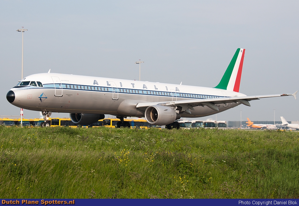EI-IXI Airbus A321 Alitalia by Daniel Blok