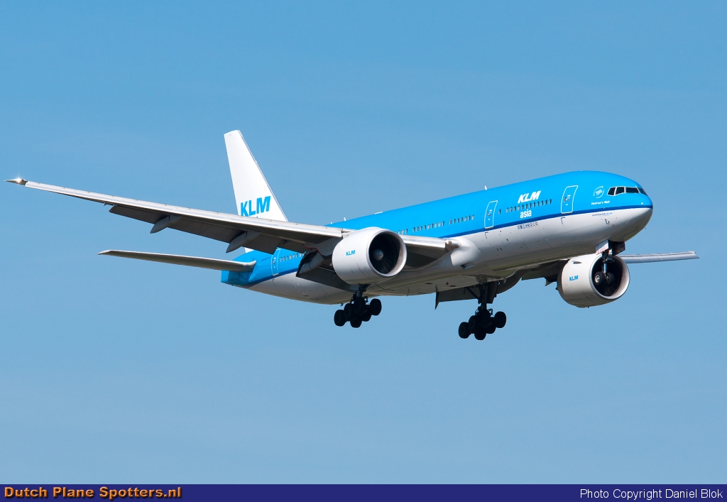 PH-BQH Boeing 777-200 KLM Asia by Daniel Blok