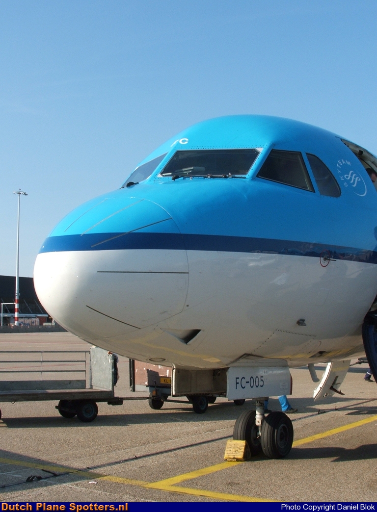 PH-OFC Fokker 100 KLM Cityhopper by Daniel Blok