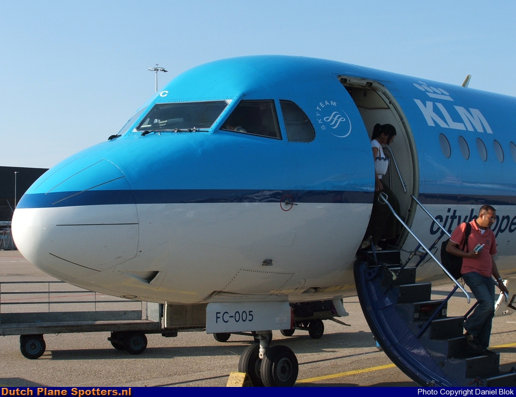 PH-OFC Fokker 100 KLM Cityhopper by Daniel Blok