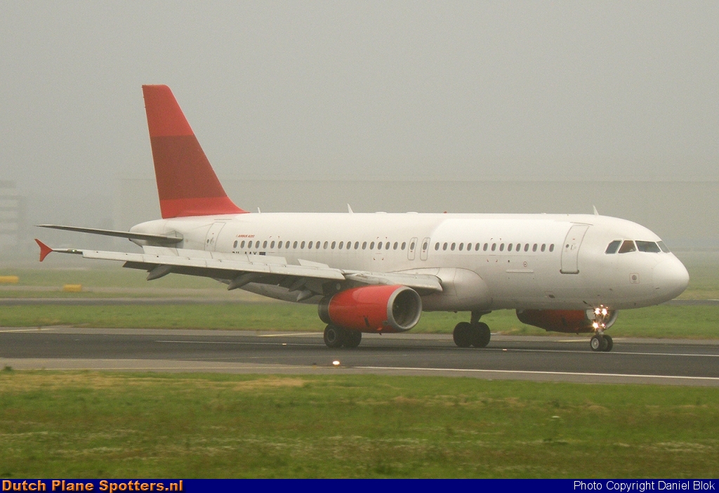 PH-AAX Airbus A320 Amsterdam Airlines by Daniel Blok