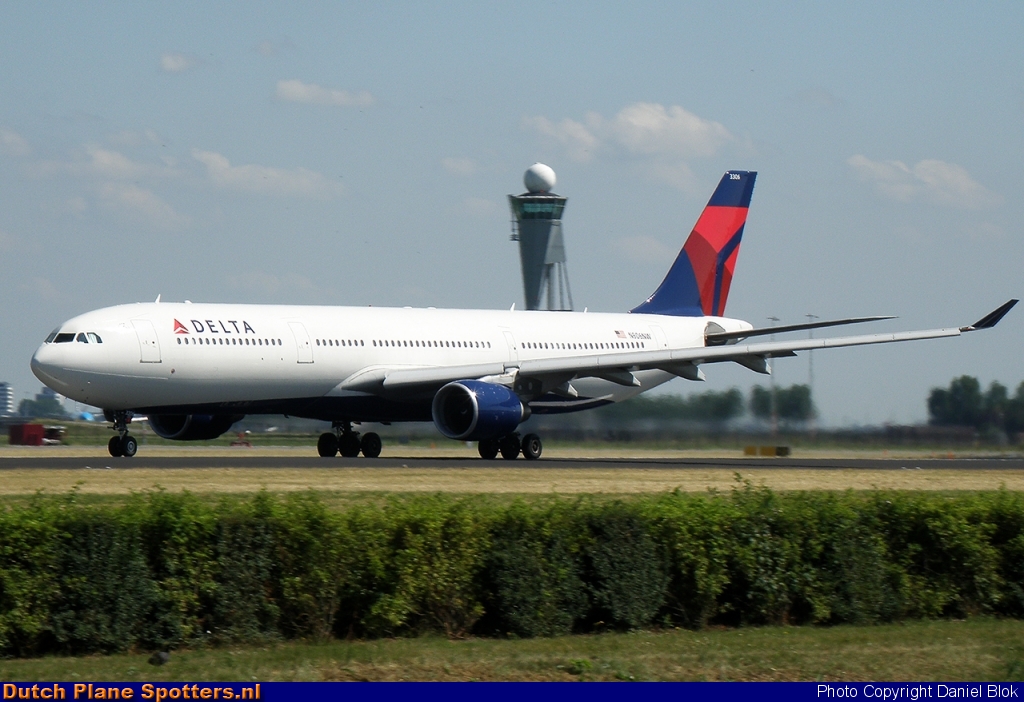 N806NW Airbus A330-300 Delta Airlines by Daniel Blok