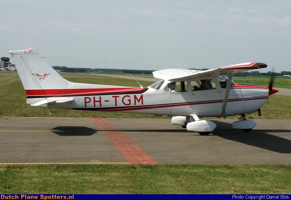 PH-TGM Cessna 172 Skyhawk Special Air Services by Daniel Blok