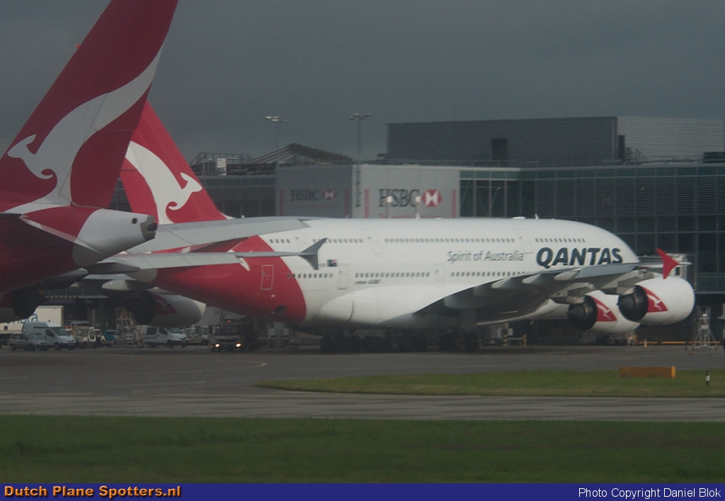 VH-OQF Airbus A380-800 Qantas by Daniel Blok