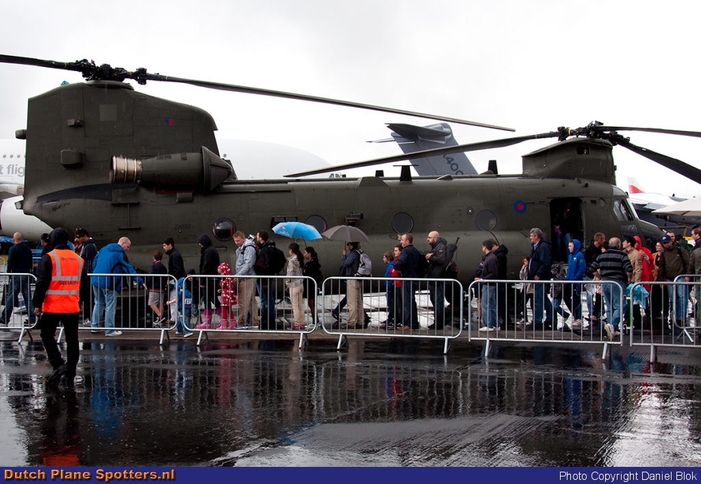 ZH897 Boeing CH-47 Chinook MIL - British Royal Air Force by Daniel Blok