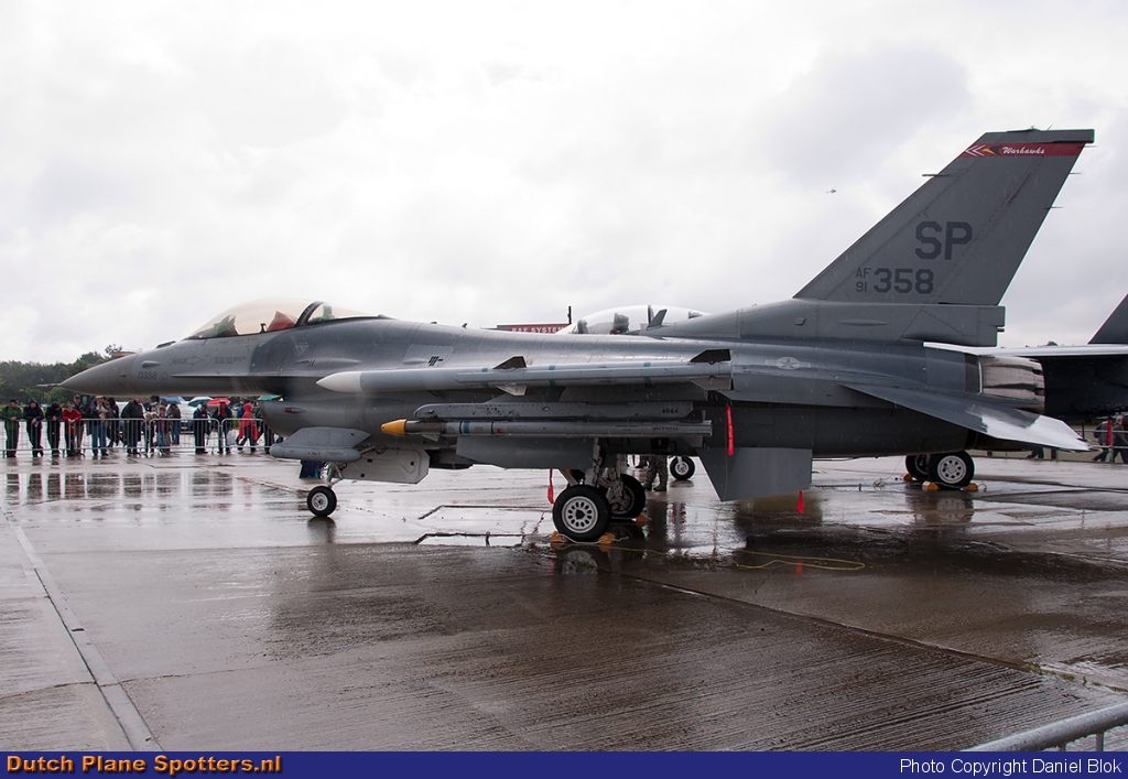 91-0358 General Dynamics F-16 Fighting Falcon MIL - US Air Force by Daniel Blok
