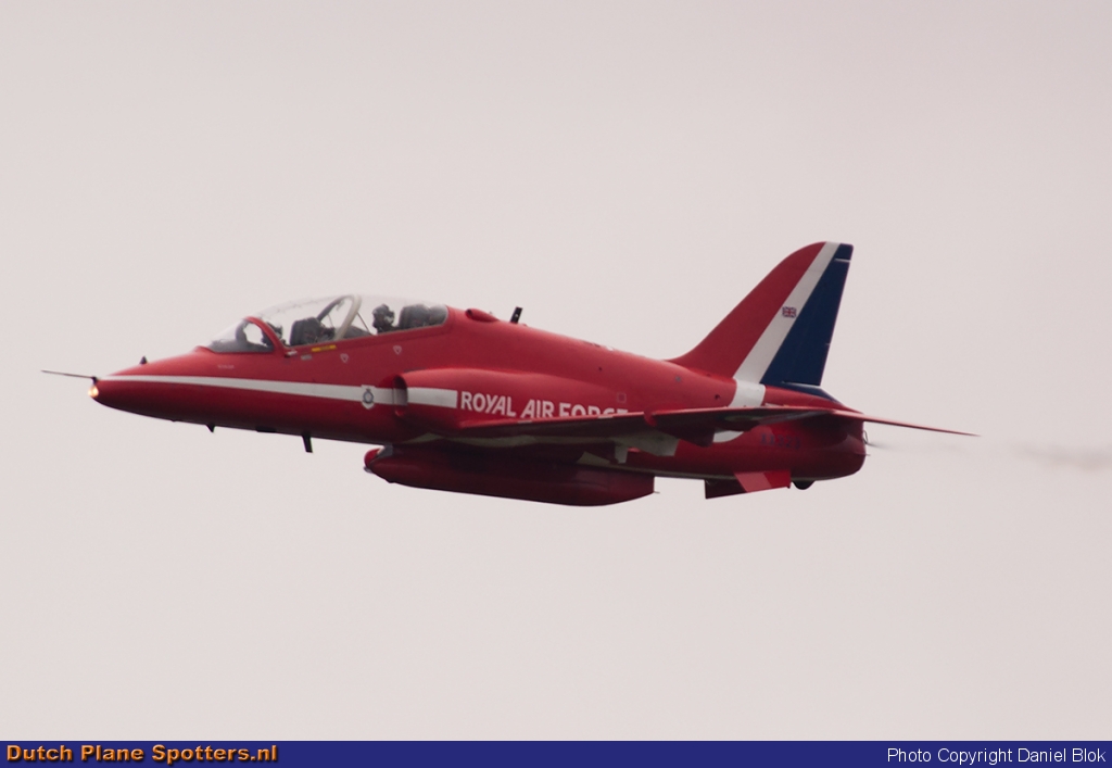 XX323 BAe Hawk T1 MIL - British Royal Air Force (Red Arrows) by Daniel Blok
