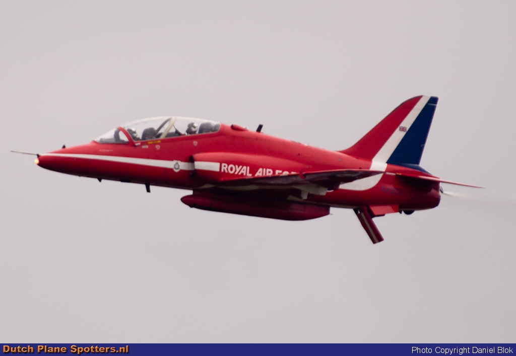 XX322 BAe Hawk T1 MIL - British Royal Air Force (Red Arrows) by Daniel Blok