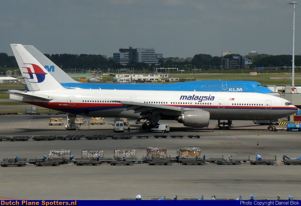 9M-MRD Boeing 777-200 Malaysia Airlines by Daniel Blok