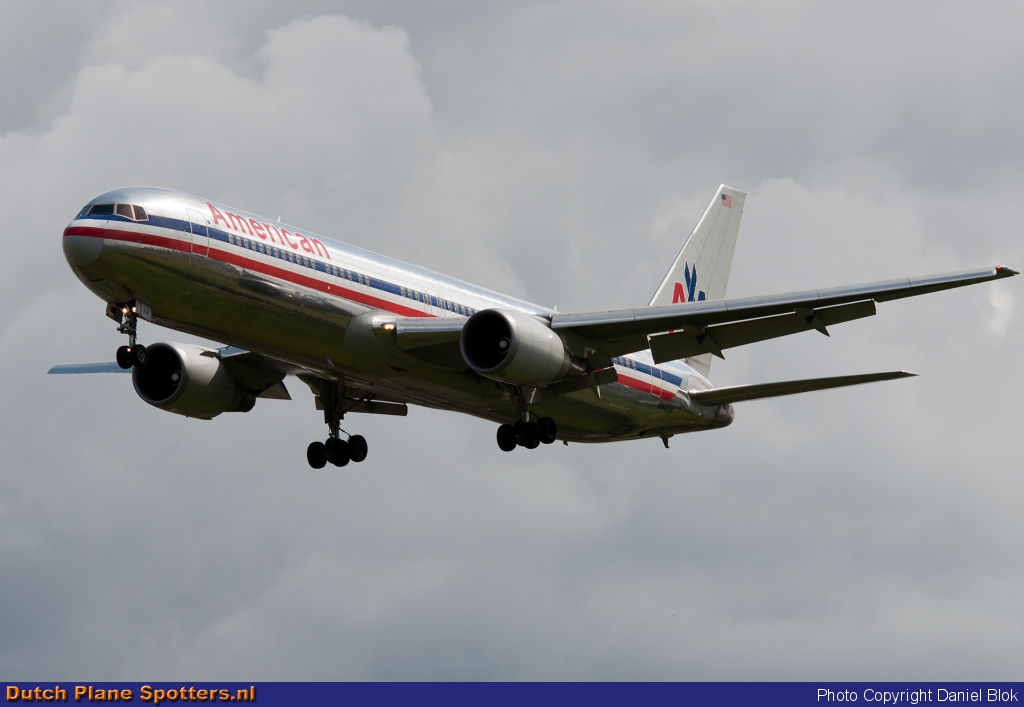 N342AN Boeing 767-300 American Airlines by Daniel Blok