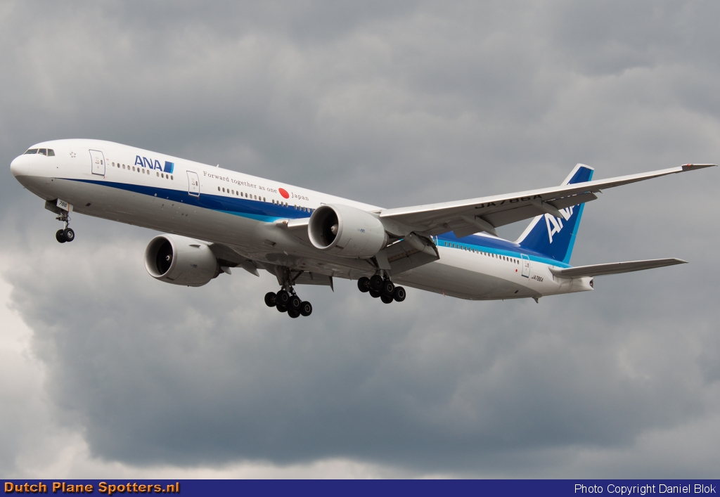 JA786A Boeing 777-300 All Nippon Airlines by Daniel Blok