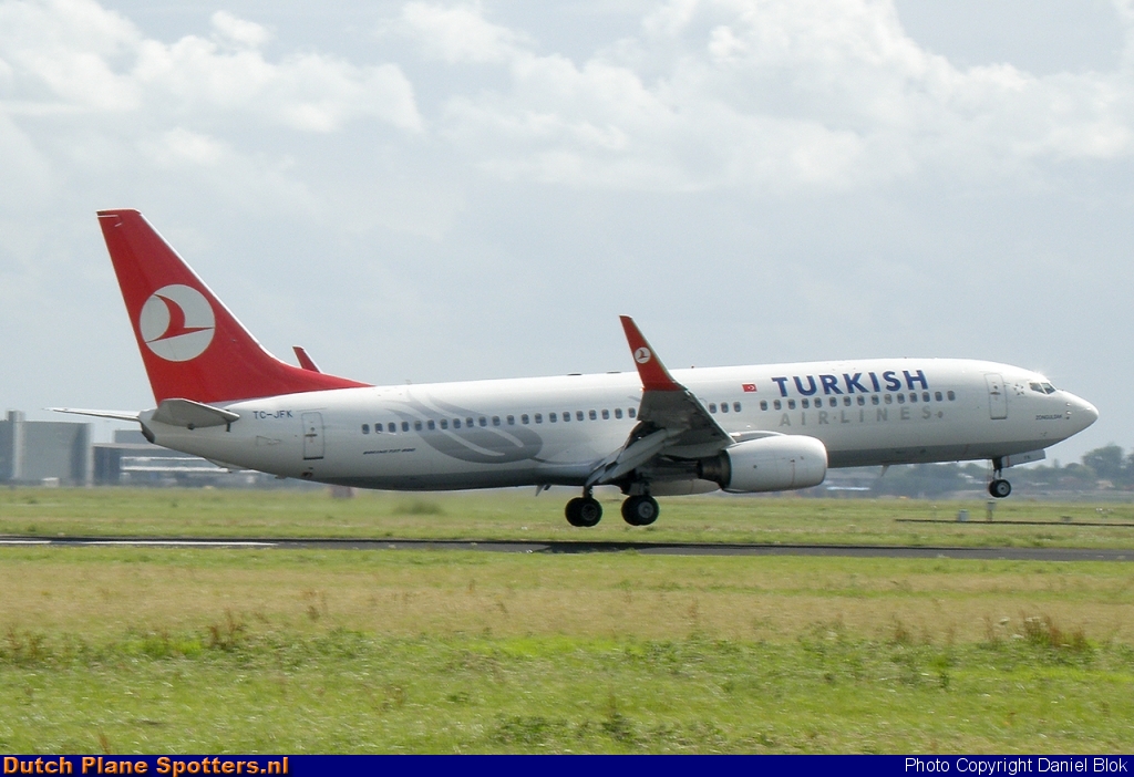 TC-JFK Boeing 737-800 Turkish Airlines by Daniel Blok