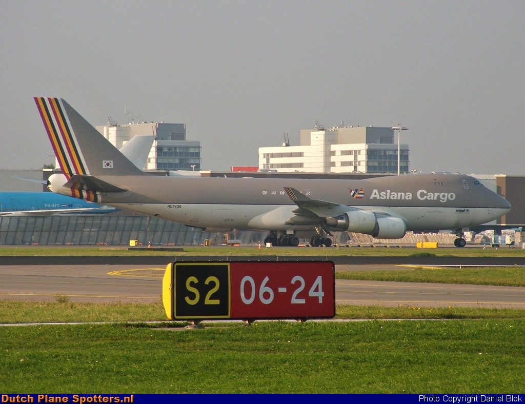 HL7436 Boeing 747-400 Asiana Cargo by Daniel Blok