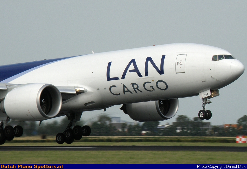 N772LA Boeing 777-F LAN Cargo by Daniel Blok