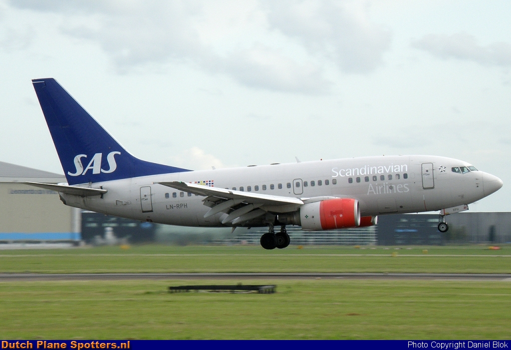 LN-RPH Boeing 737-600 SAS Scandinavian Airlines by Daniel Blok