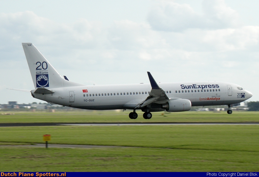 TC-SUZ Boeing 737-800 SunExpress by Daniel Blok