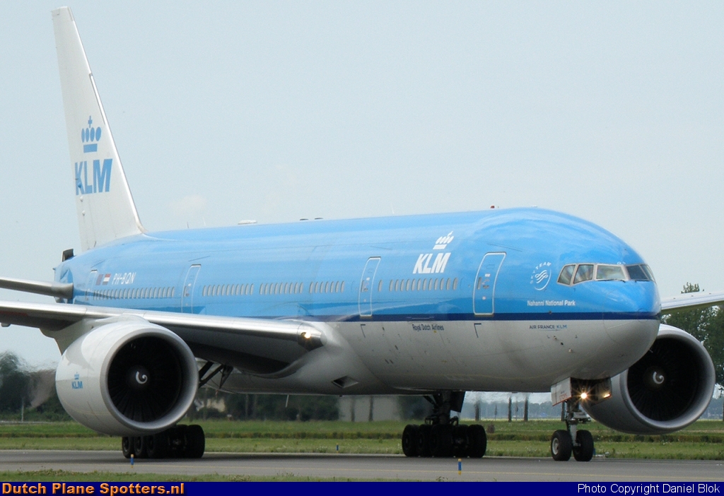 PH-BQN Boeing 777-200 KLM Royal Dutch Airlines by Daniel Blok