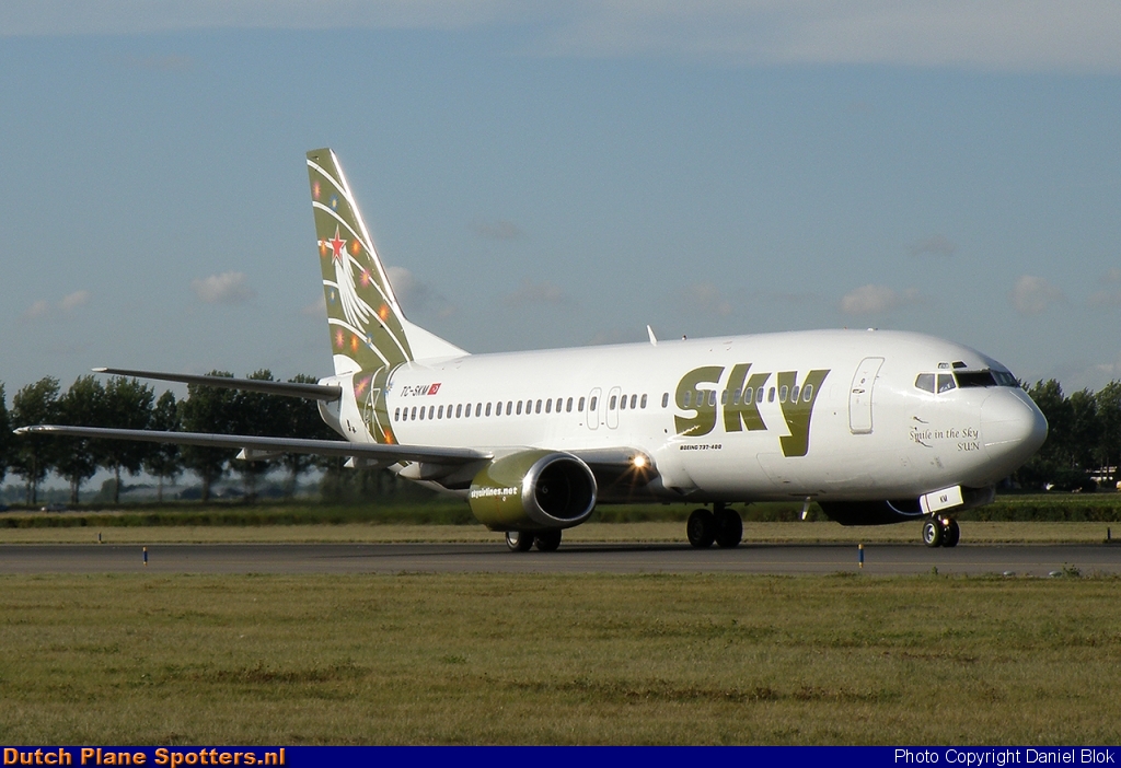 TC-SKM Boeing 737-400 Sky Airlines by Daniel Blok