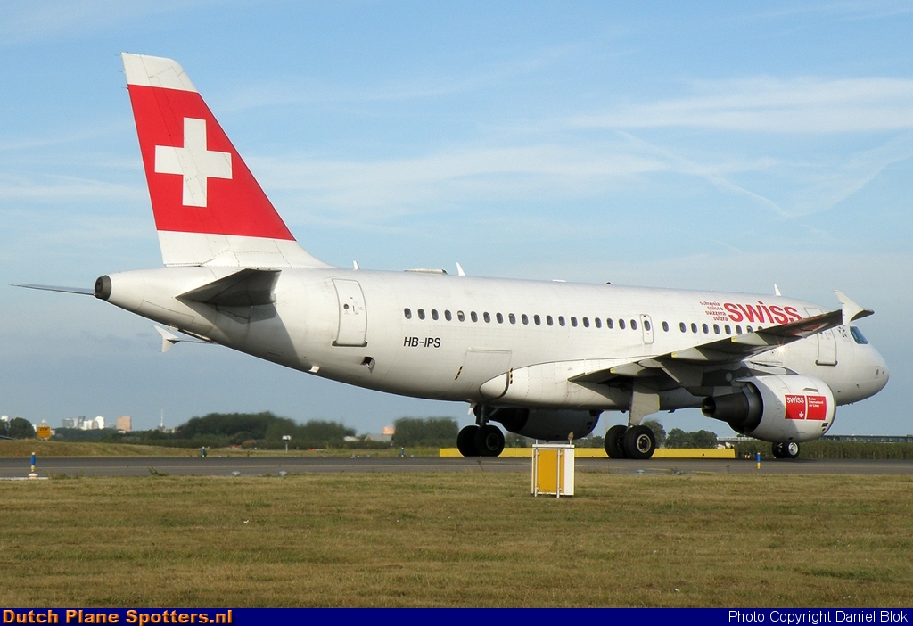 HB-IPS Airbus A320 Swiss International Air Lines by Daniel Blok