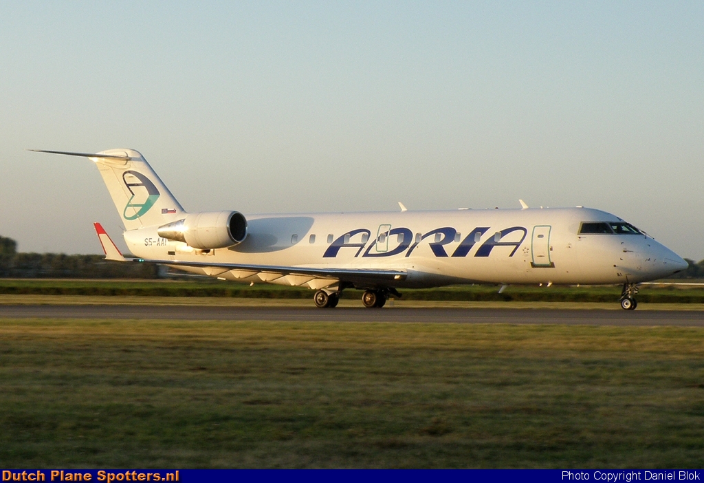 S5-AAI Bombardier Canadair CRJ200 Adria Airways by Daniel Blok