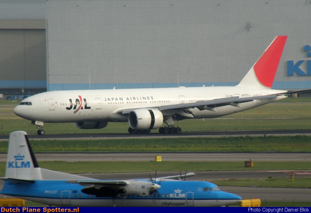 JA707J Boeing 777-200 JAL - Japan Airlines by Daniel Blok
