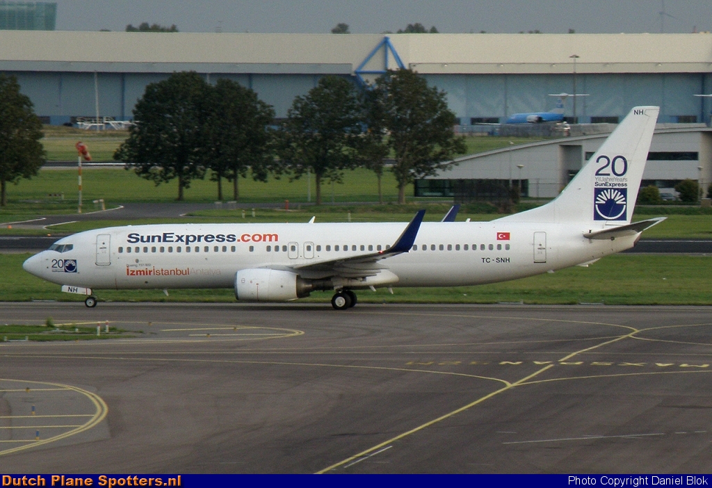 TC-SNH Boeing 737-800 SunExpress by Daniel Blok