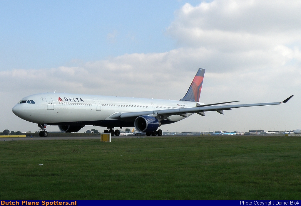 N802NW Airbus A330-300 Delta Airlines by Daniel Blok