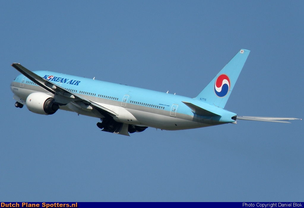HL7715 Boeing 777-200 Korean Air by Daniel Blok