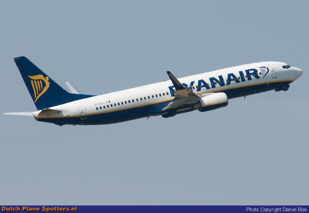 EI-DYJ Boeing 737-800 Ryanair by Daniel Blok