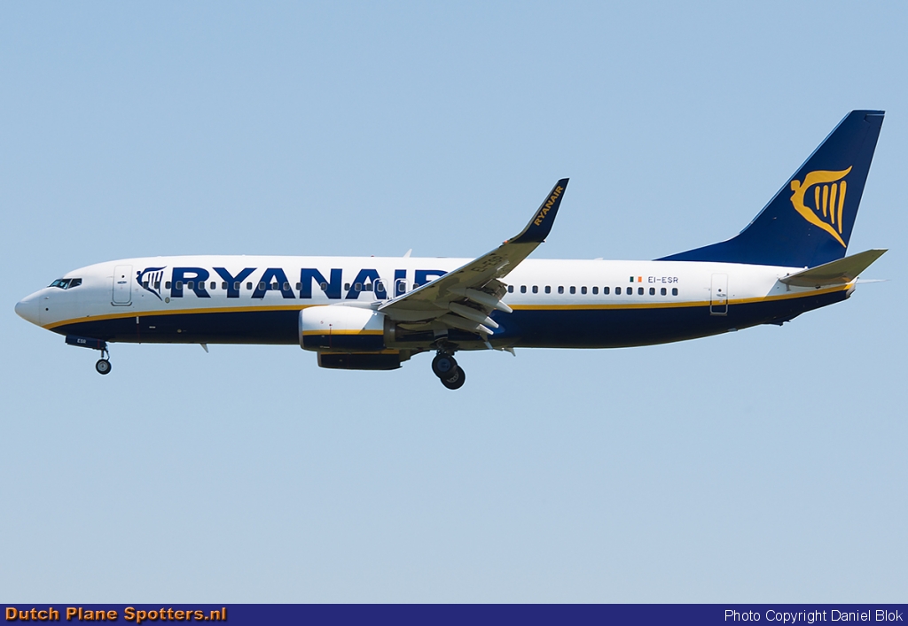 EI-ESR Boeing 737-800 Ryanair by Daniel Blok